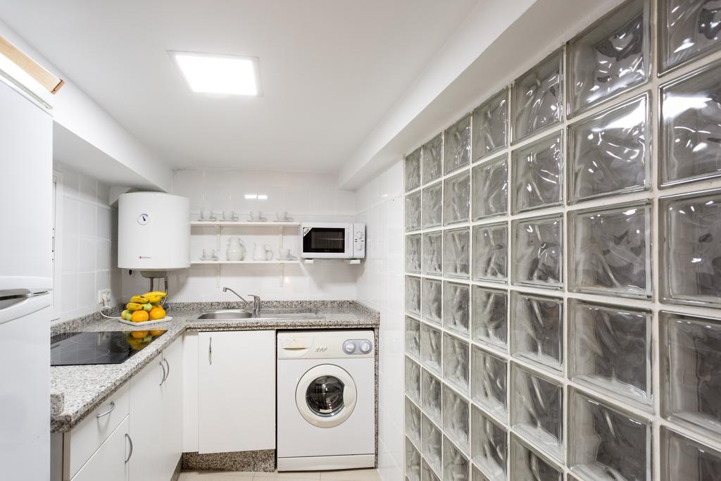 Apartamentos Diaber Gerona 22 Севілья Екстер'єр фото