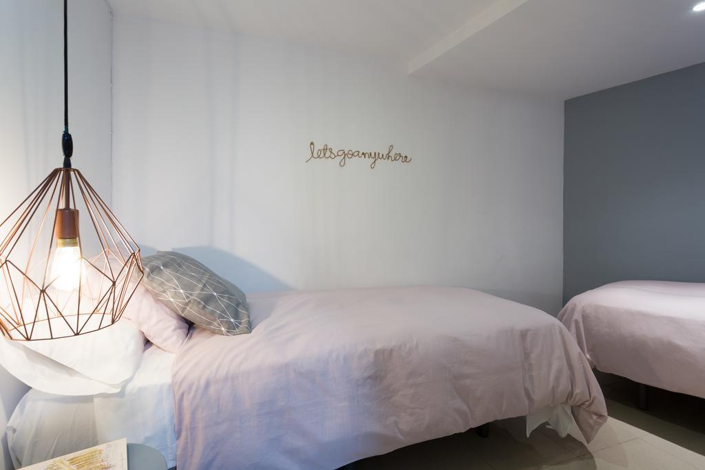 Apartamentos Diaber Gerona 22 Севілья Екстер'єр фото