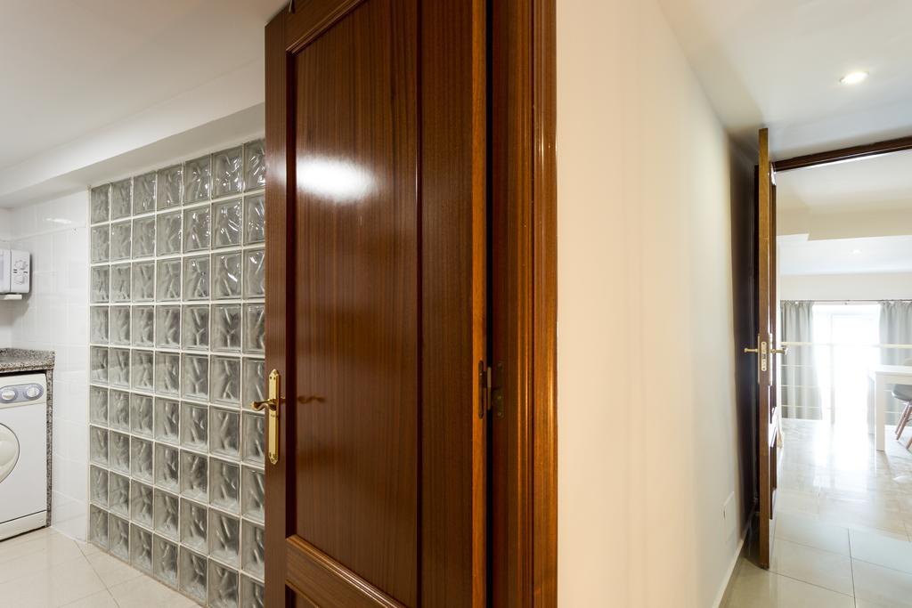 Apartamentos Diaber Gerona 22 Севілья Екстер'єр фото