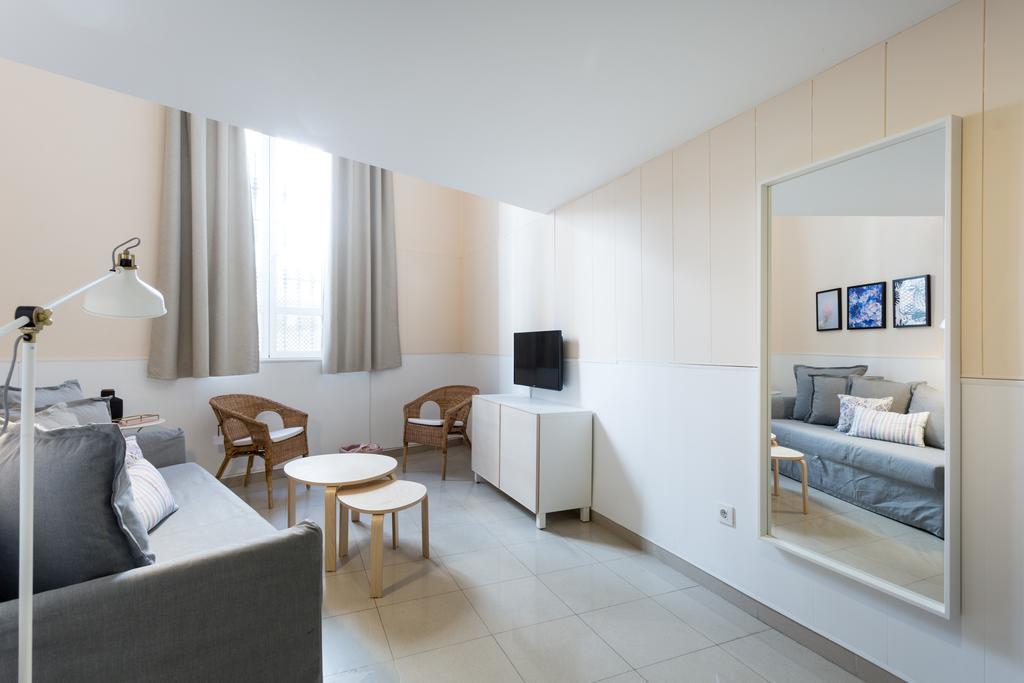 Apartamentos Diaber Gerona 22 Севілья Екстер'єр фото