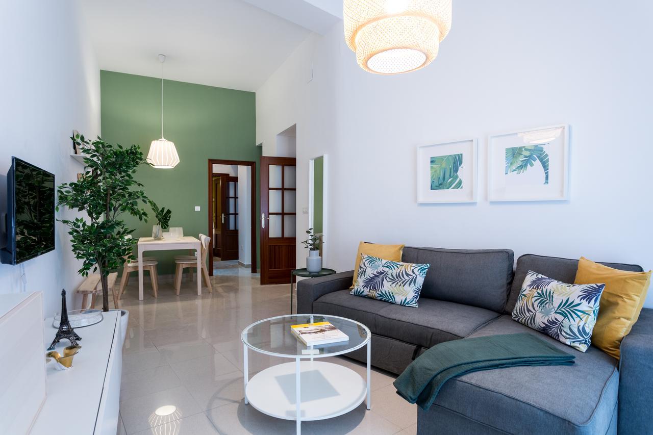 Apartamentos Diaber Gerona 22 Севілья Екстер'єр фото