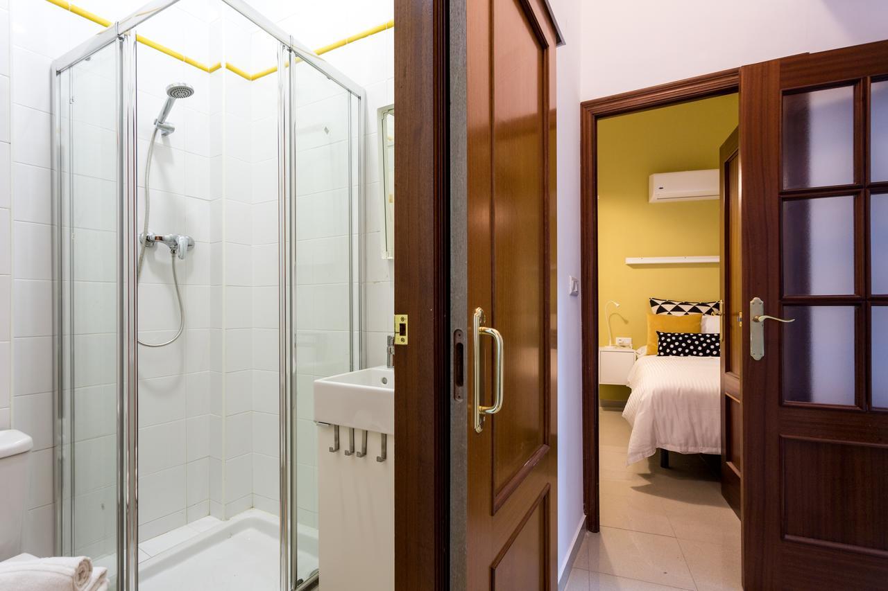 Apartamentos Diaber Gerona 22 Севілья Екстер'єр фото
